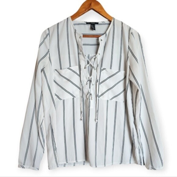 Forever 21 White & Black Striped Lace up Longsleeve Blouse Size Small Oversized - Picture 1 of 8